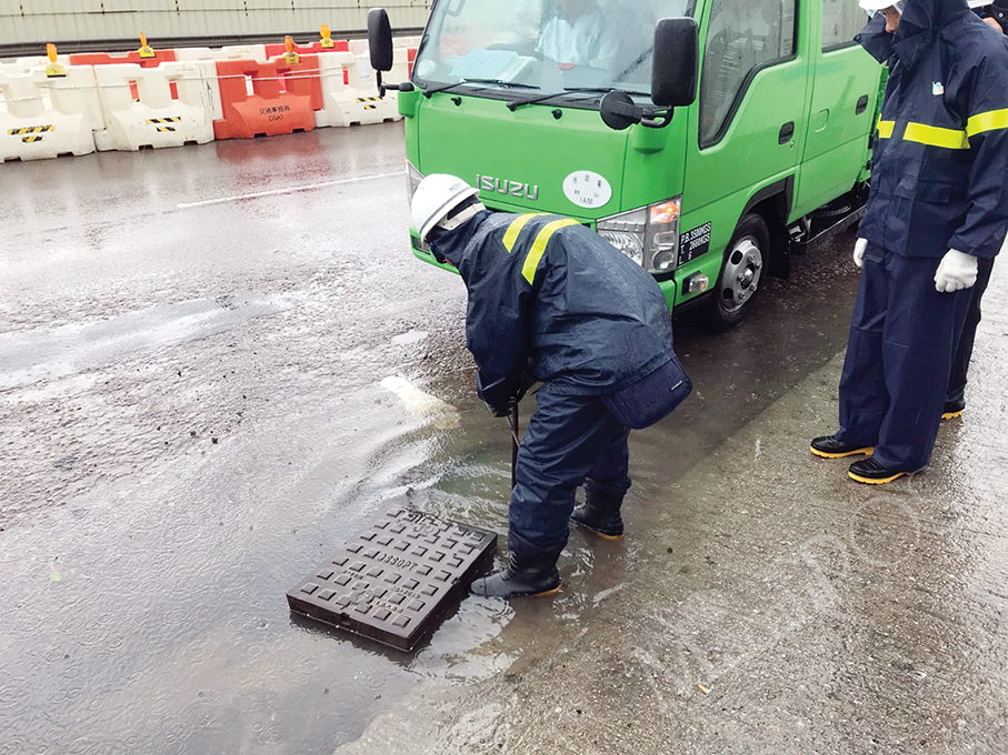 IAM clears, maintains sewers ahead of typhoon & rainy seasons