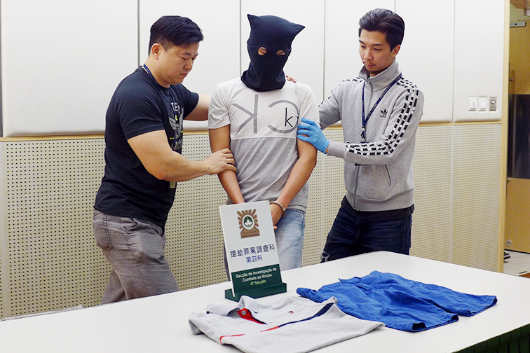 Police nab Vietnamese for robbing Kazakhstan dancer