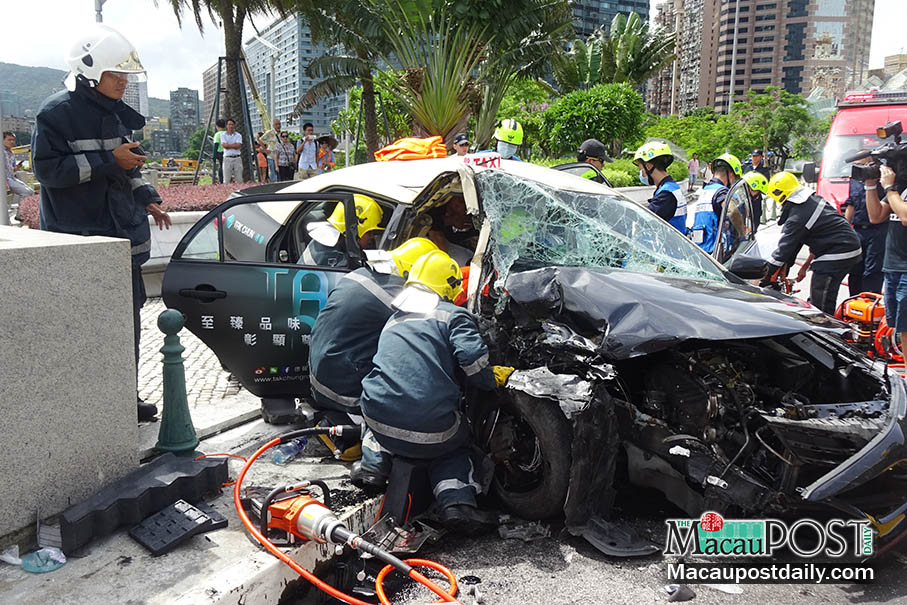 Taxi, bus crash on old bridge, 7 injured