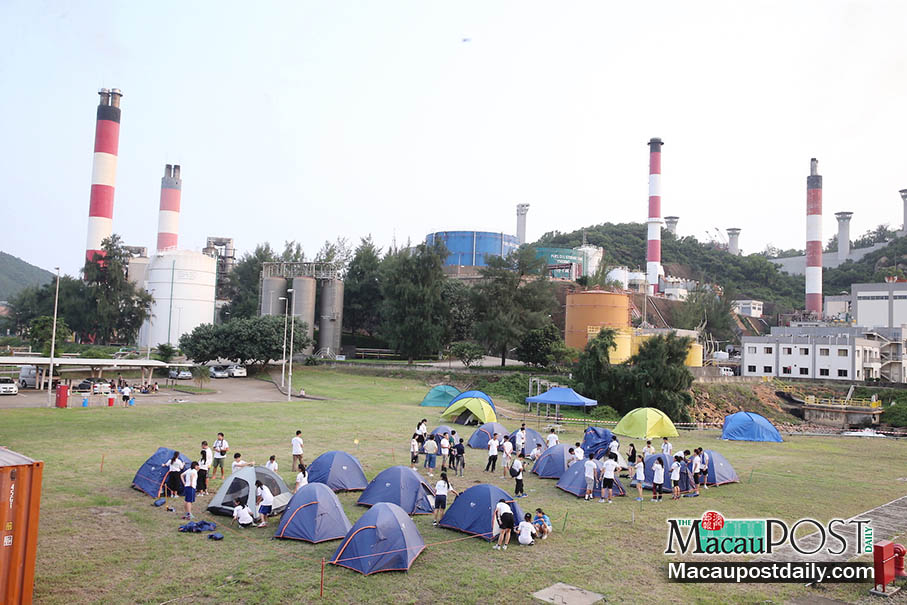 Pupils experience 2 electricity-free days 