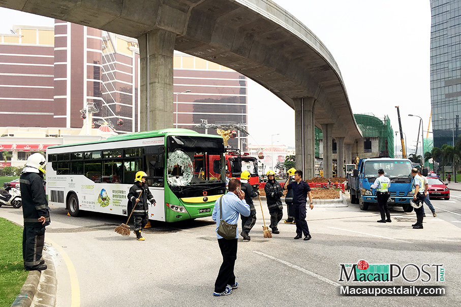 Bus crashes into lorry carrying bamboo poles