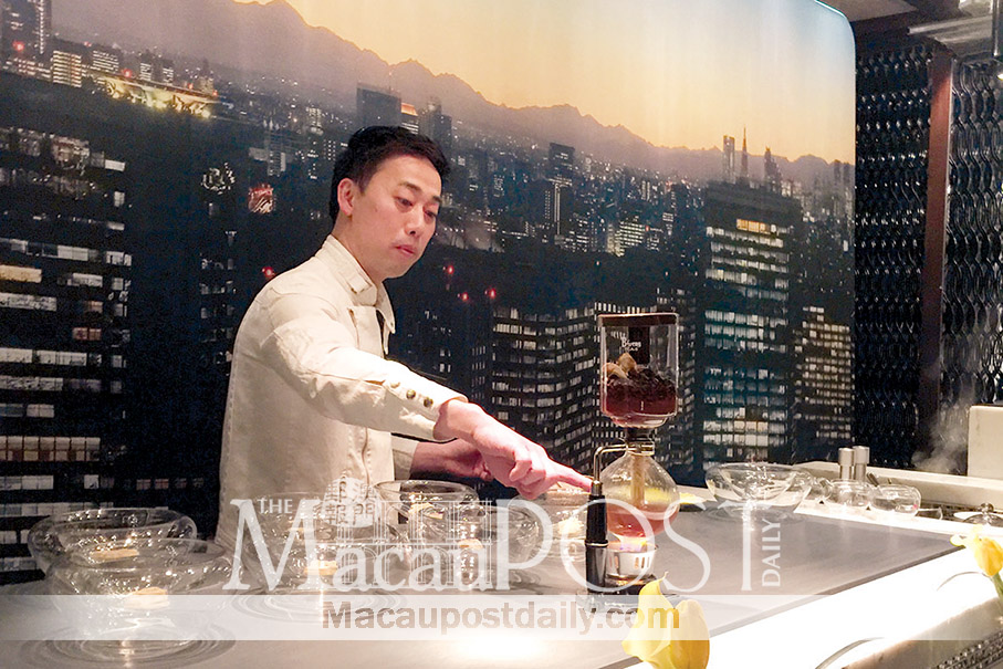 Michelin chef does magic show with molecular cuisine