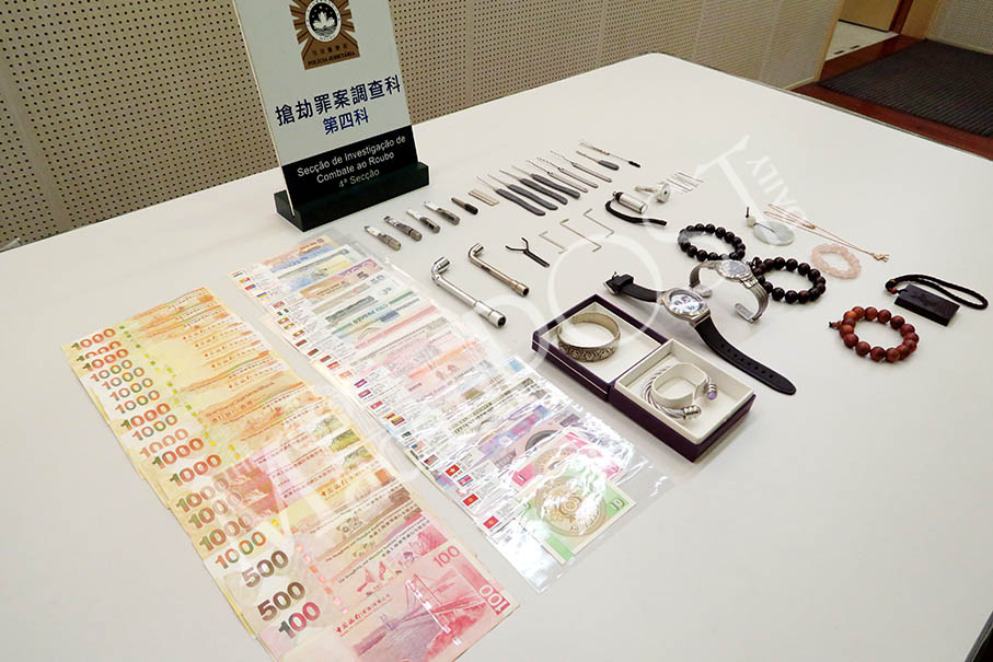 HK man nabbed for 2 burglaries