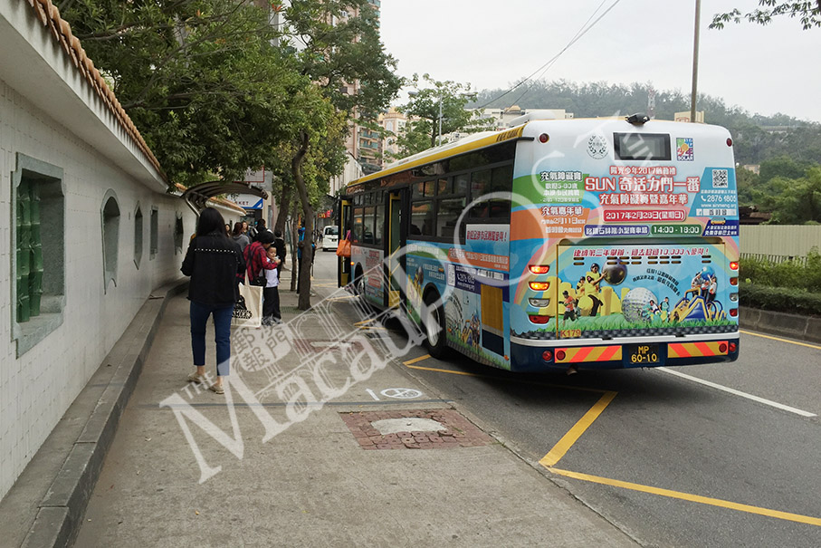 15 fined for smoking at bus stops in 7 days