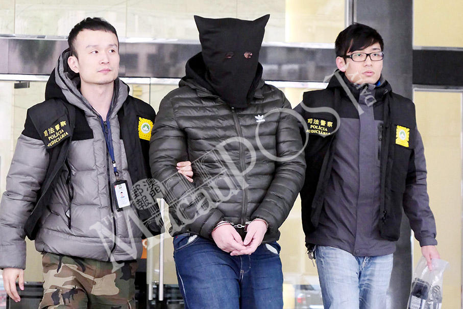 Cops nab HK coke smuggler