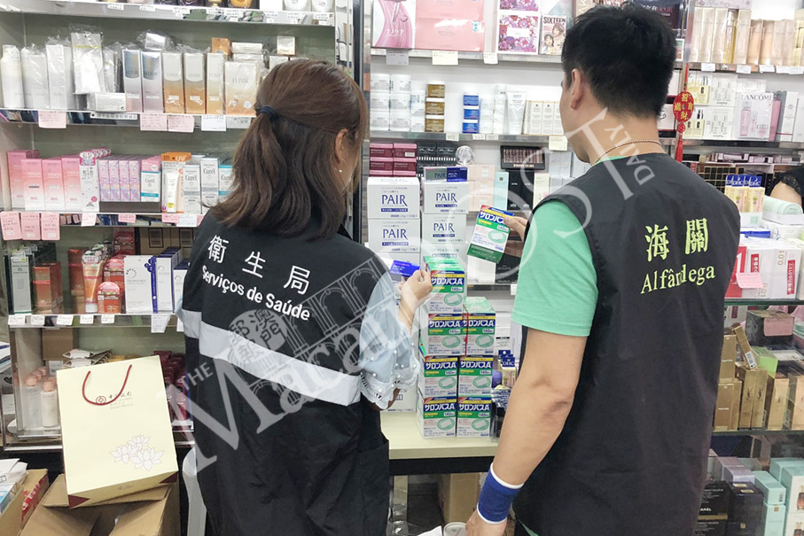 3 shops busted for illegally selling medicines