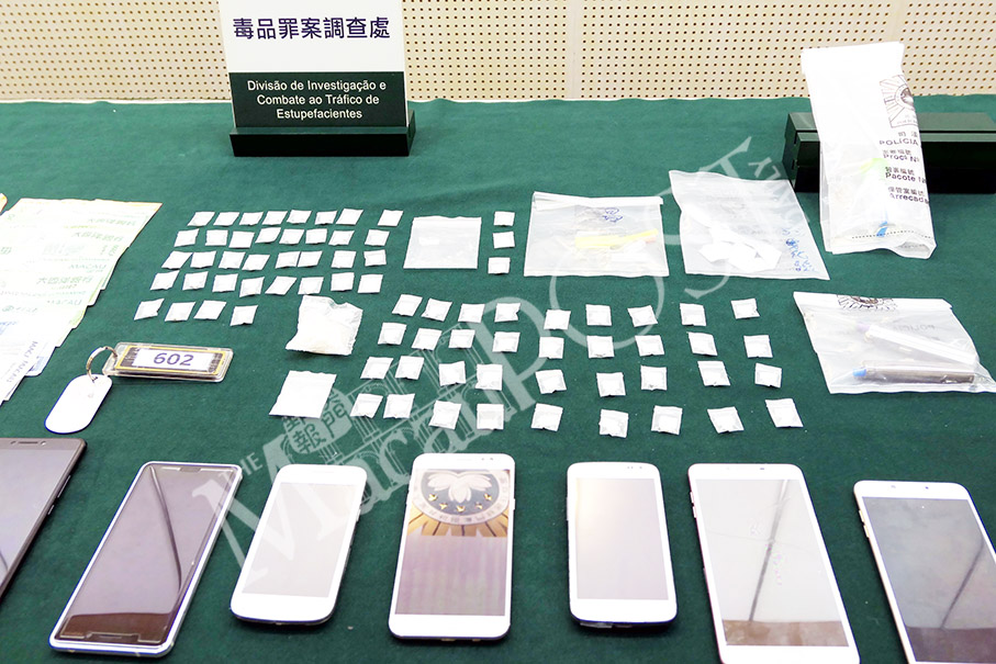 1 local, 6 HK suspects nabbed  for taking & selling drugs