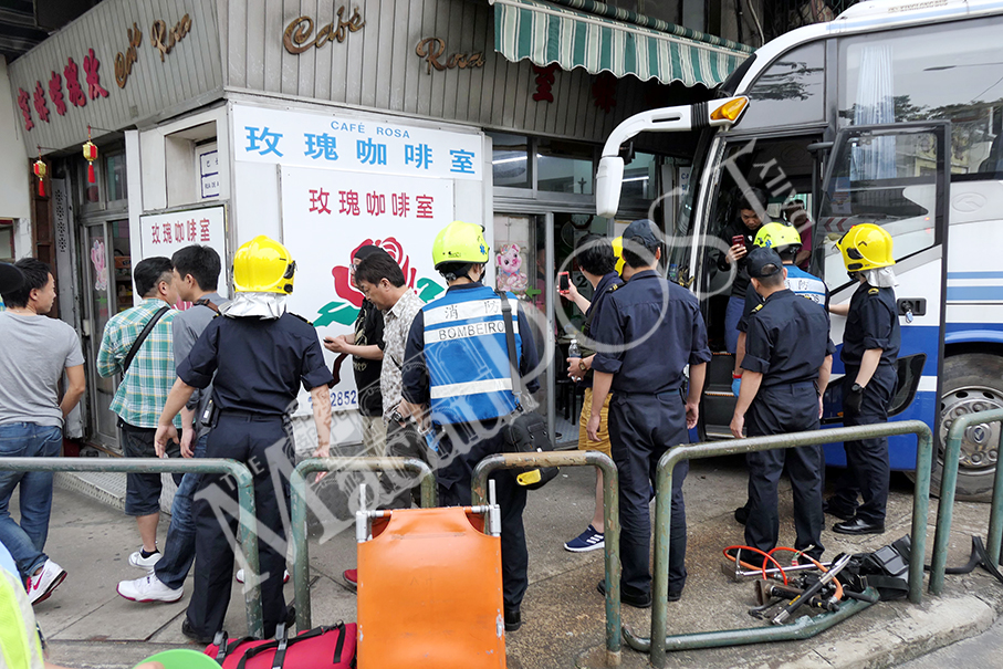 Coach crashing into café, no one injured