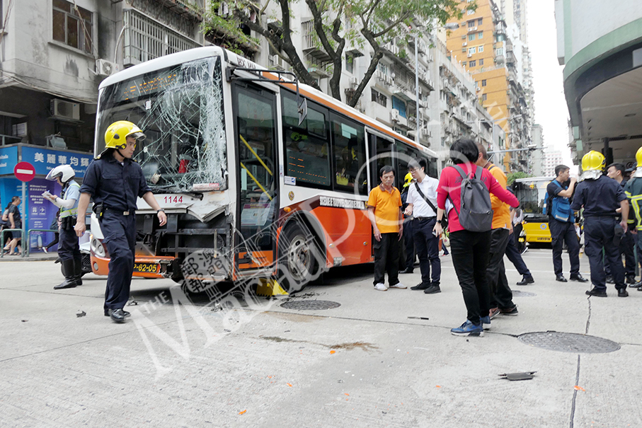 2 buses crash at junction,  6 passengers hurt