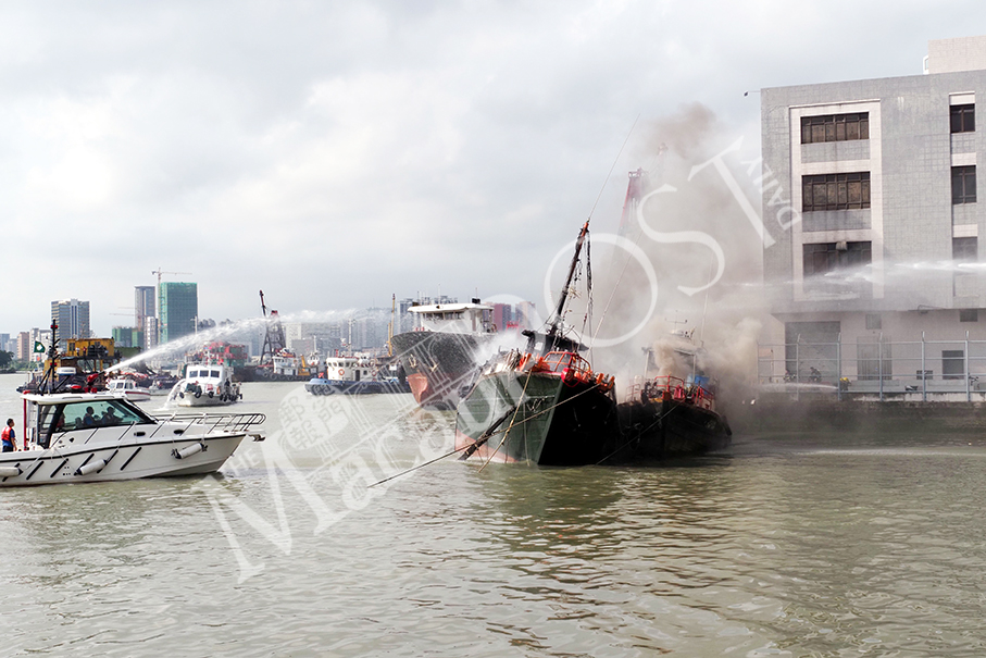 2 fishing boats in Inner Harbour damaged by fire, no injuries  