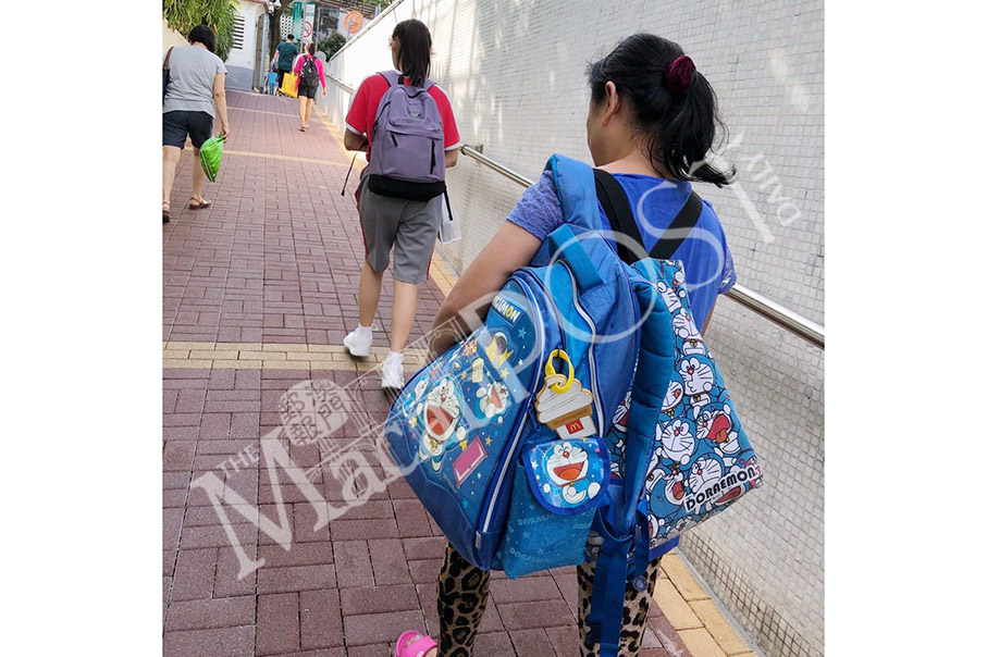 Education bureau to roll out guidelines for weight of schoolbags