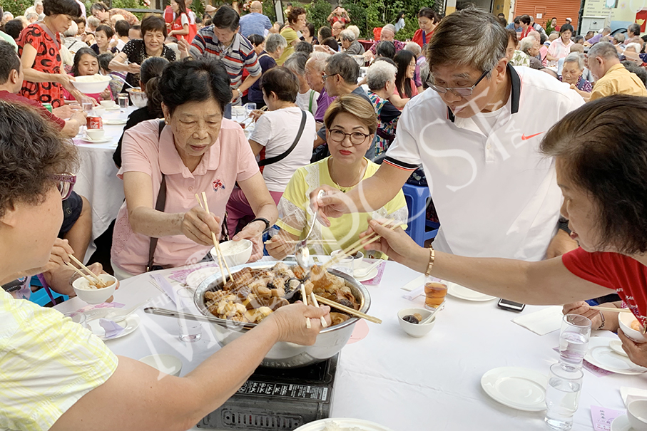 Hong Kung’s birthday ‘basin feast’ attracts hundreds of seniors