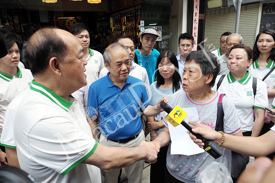 Ho ‘heartbroken’ about HK protesters brandishing UK & US flags