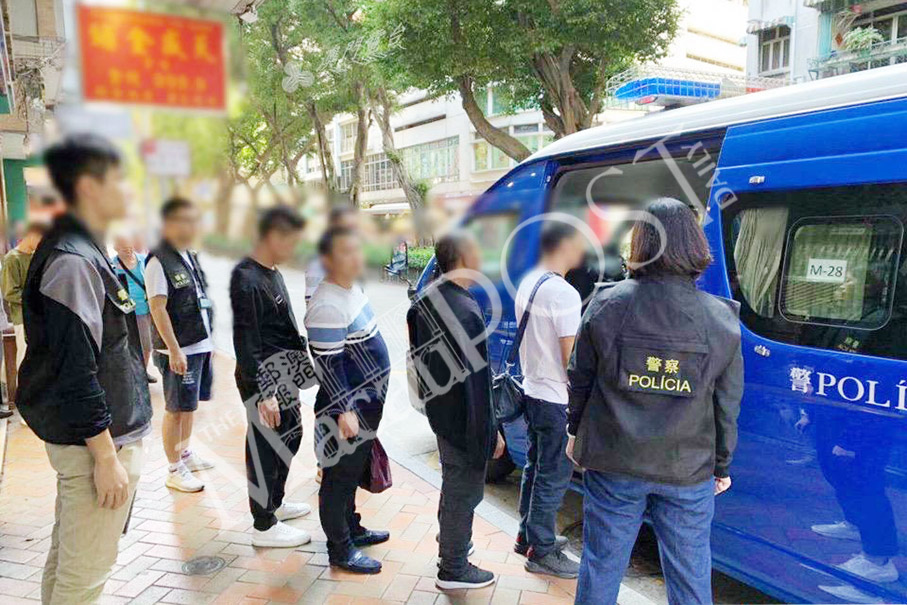 Police bust pickpocketing gang targeting residents