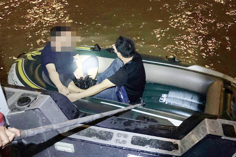 7 mainlanders nabbed in people-smuggling case, rubber dinghy seized