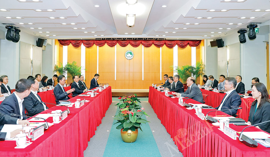 Ho Iat Seng meets Zhuhai delegation