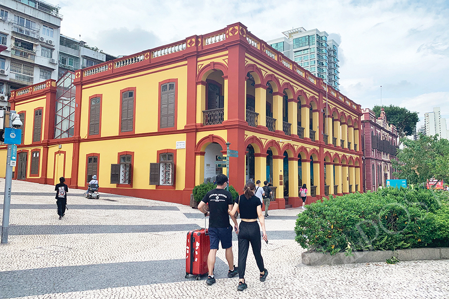 Macau Archives shows pirates in local waters