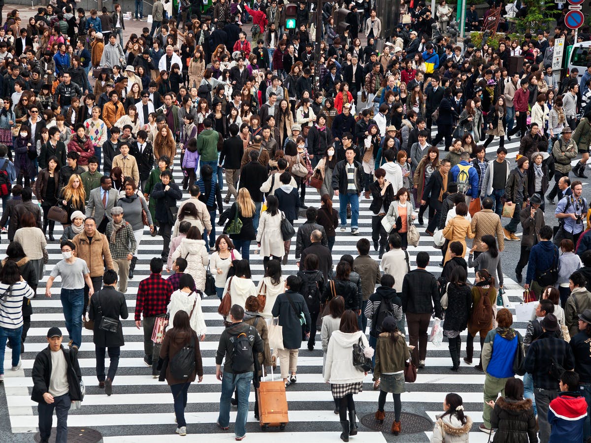 Population falls to 682,800 at end of Q3