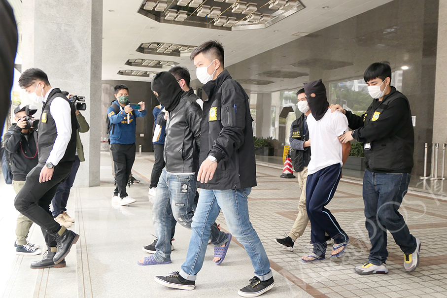 Macau, Zhuhai police nab 13 people-smuggling suspects