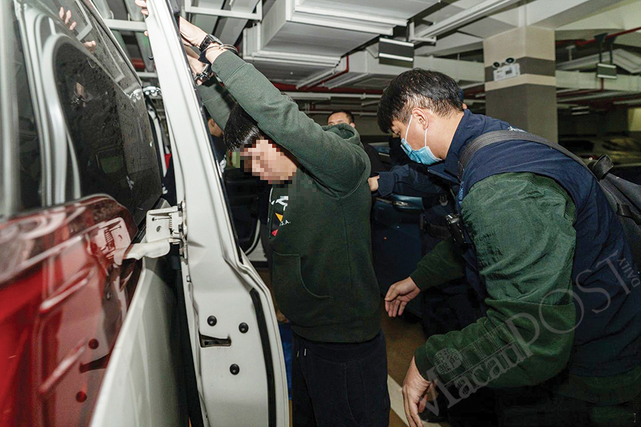 Gongbei customs nab 9 suspects in 190 million yuan parallel trading 