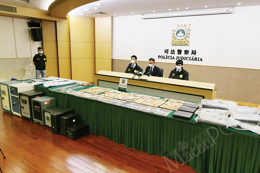 Police nab 30 for ‘swiping bank cards fraud’ involving 11.6 billion yuan in illegal transactions