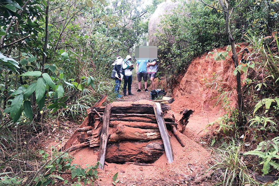 IAM catches builders of illegal bike ramp on Coloane Hill 