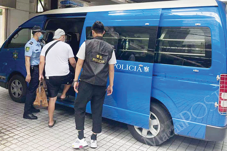 2 Mongolians steal goods worth 11,000 patacas from Cotai shop: police  