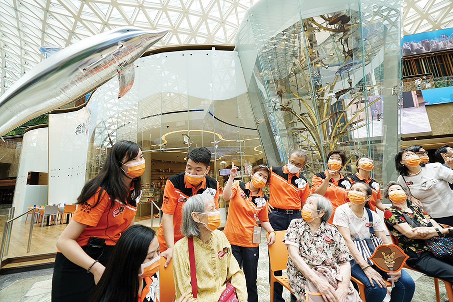 MGM organises local tours with Caritas Macau for dementia patients