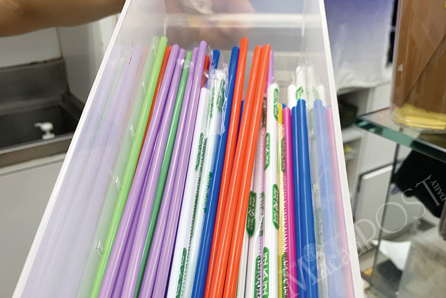 Govt to ban imports of single-use straws & stirrers in Jan: CE order