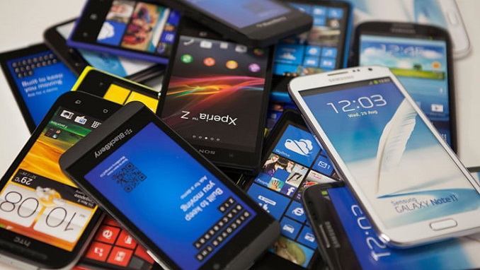 Mobile phone imports rise 800 pct in Jan-July 