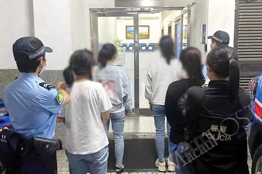 4 mainland women, local man steal hotel safe