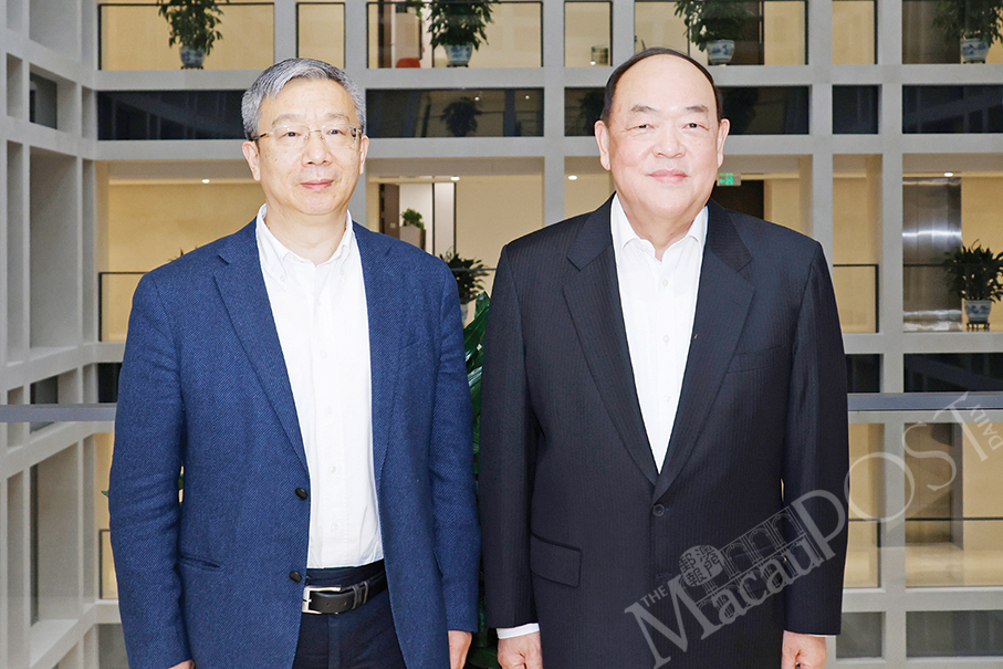 Ho explores closer mainland-Macau financial cooperation in meeting with PBOC chief 