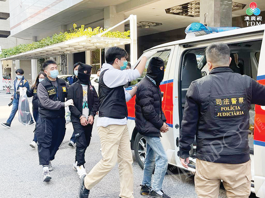 4 mainlanders nabbed in people-smuggling case: police