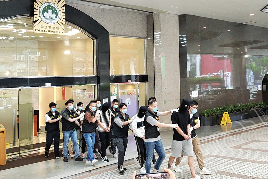 Macau & HK police bust 22 money launderers 