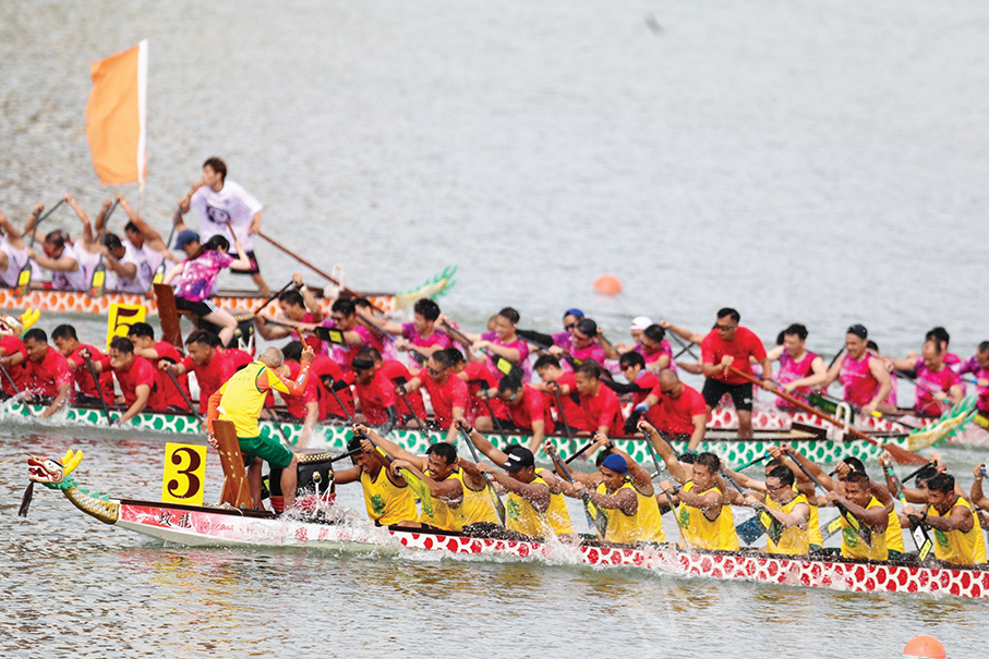 SJM & youth group win dragon boat races