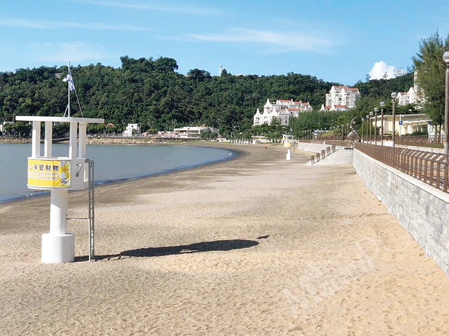 Cheoc Van & Hac Sa beaches reopen to public – but no swimming