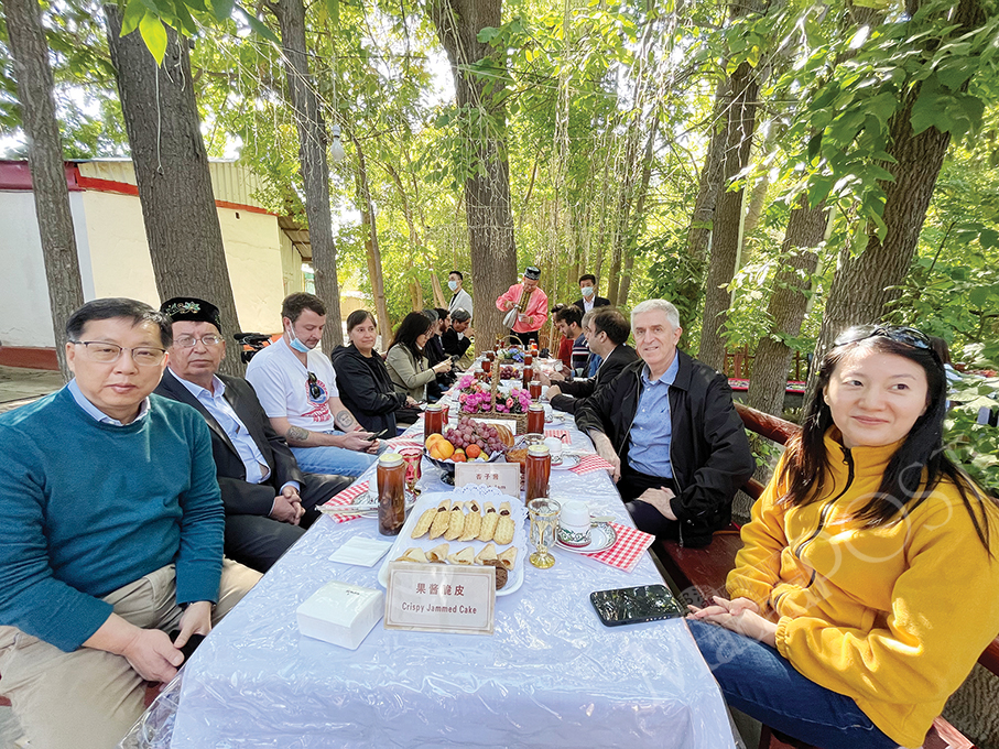 Macau media delegation visits Xinjiang 