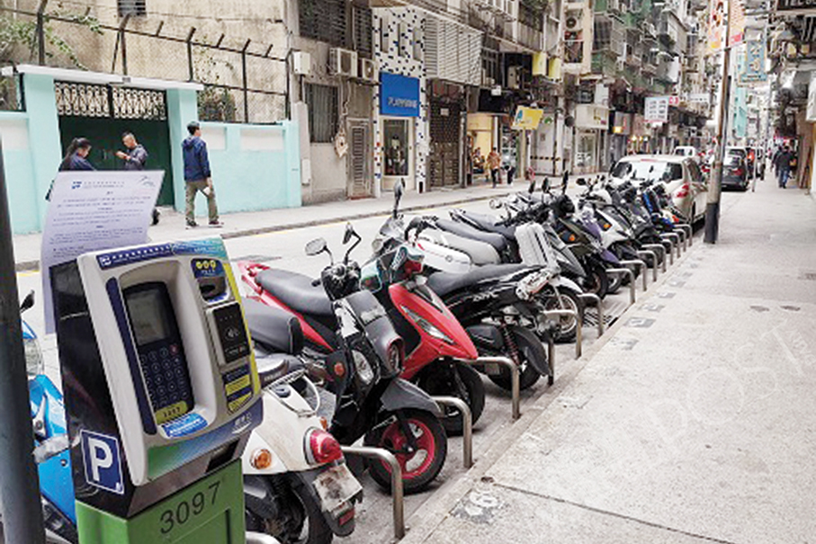 Govt proposes 20 pct rise in fines for motorbike riders’ failure to pay street parking fees