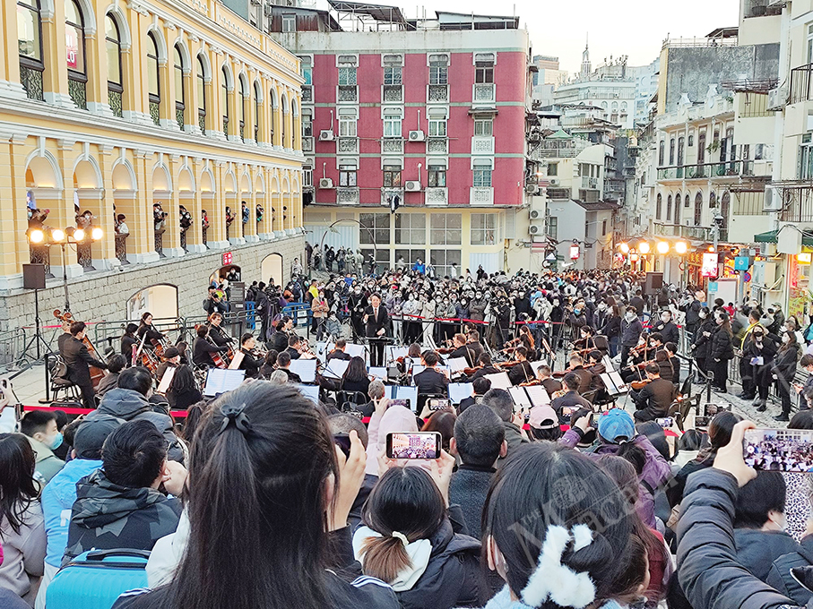 Macao Orchestra wins tourists’ applause despite external factors