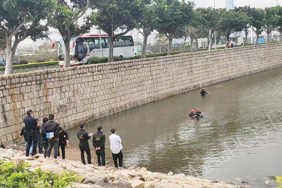 Female corpse found floating off peninsula