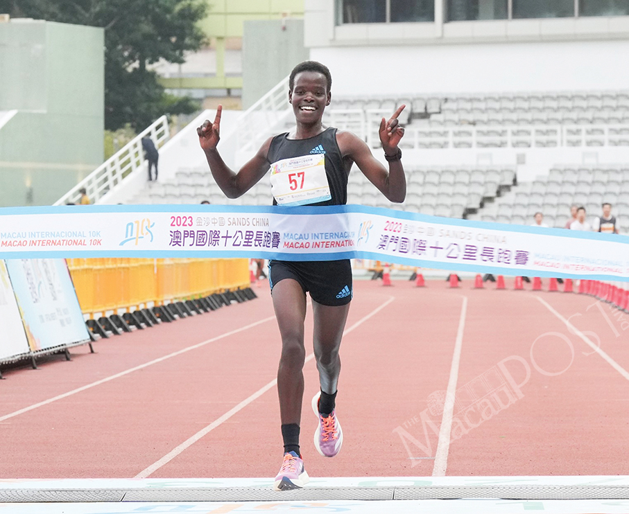 Kenyans win Sands 10K,  set new race records