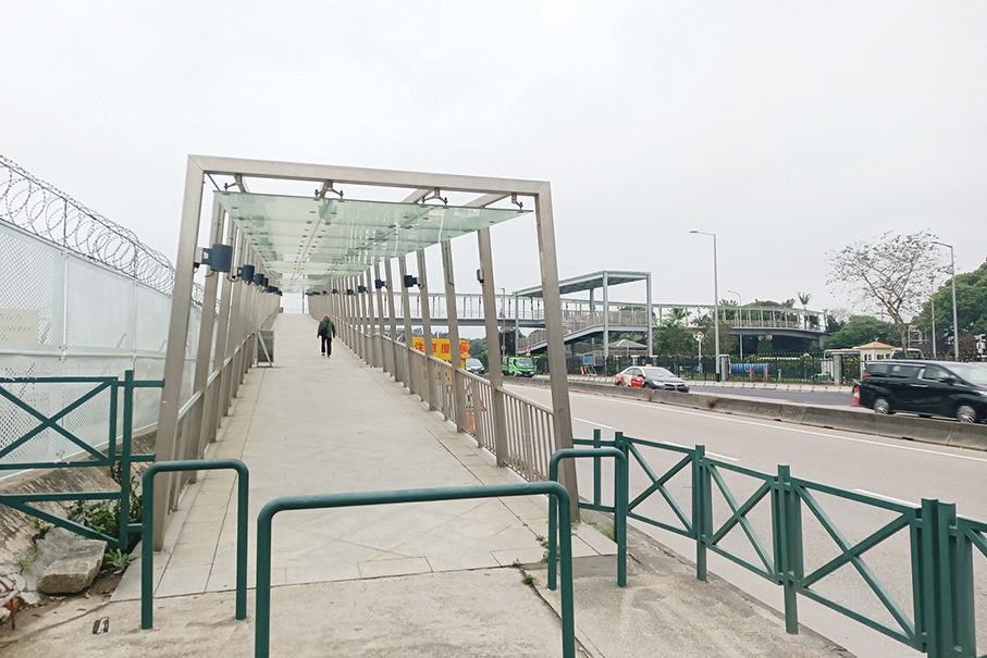 Footbridge linking peninsula’s reservoir & nearby coast to close from Friday, for ongoing A2 flyover