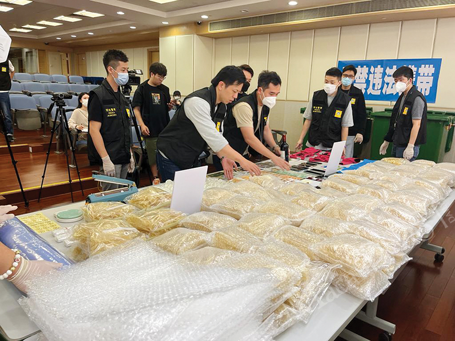 Police bust gang for fish maw scam