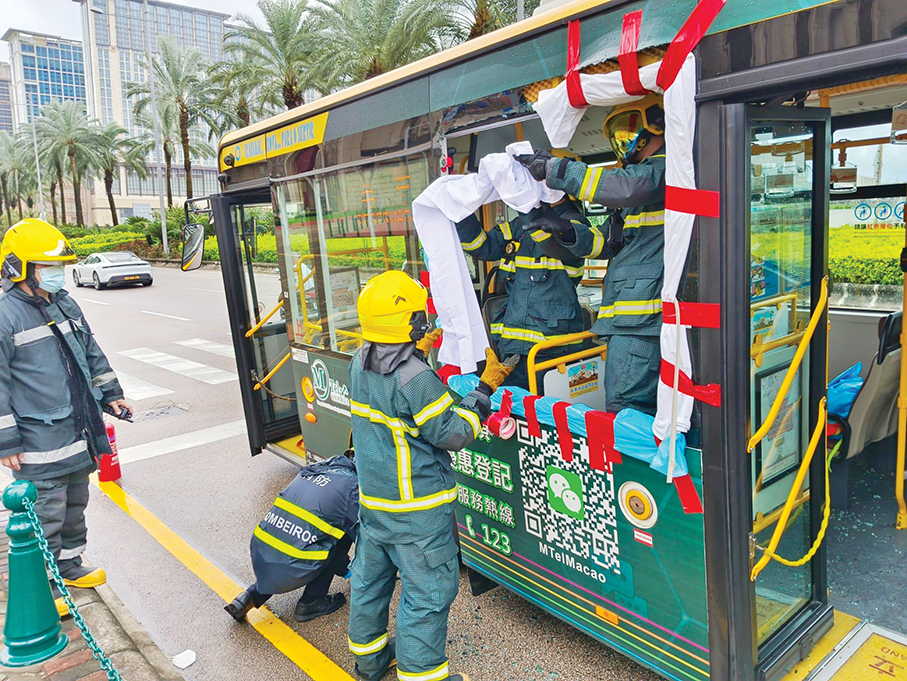 2 buses collide in Cotai, injuring 5 passengers