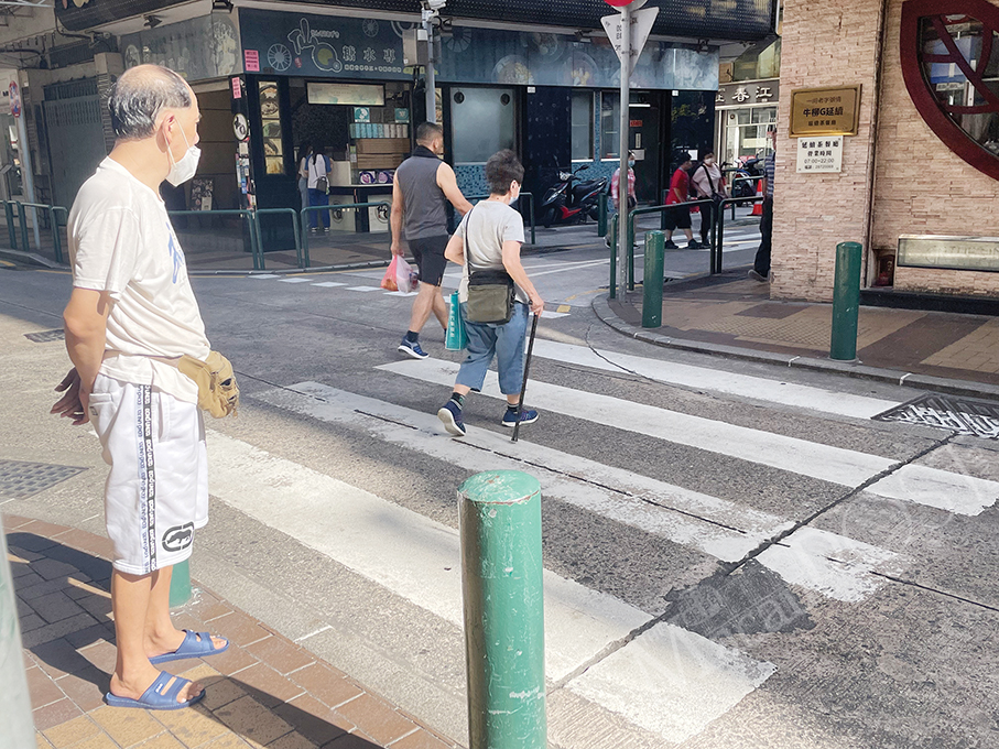 Police fine 847 jaywalkers in Jan-June