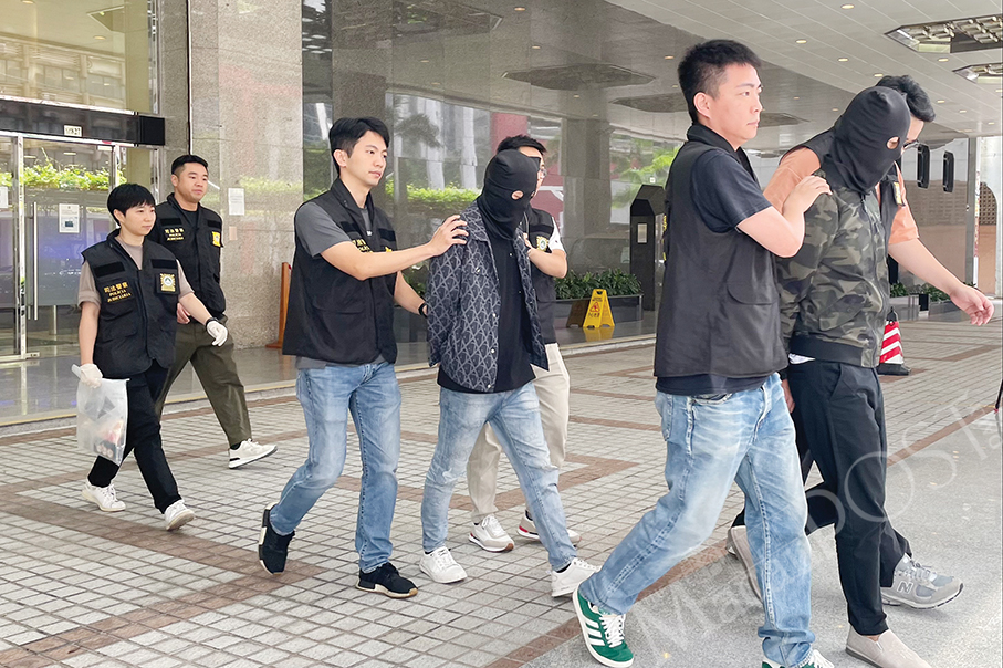 Mainland quartet rob compatriot  of HK$90,000: police