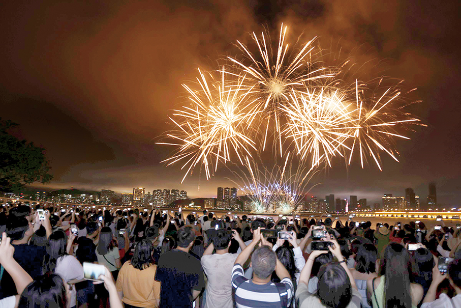 Macau int’l fireworks contest kicks off with Australian, Swiss shows