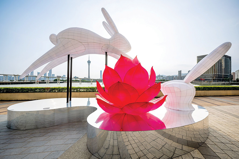 Giant lanterns light up lakeside near One Central