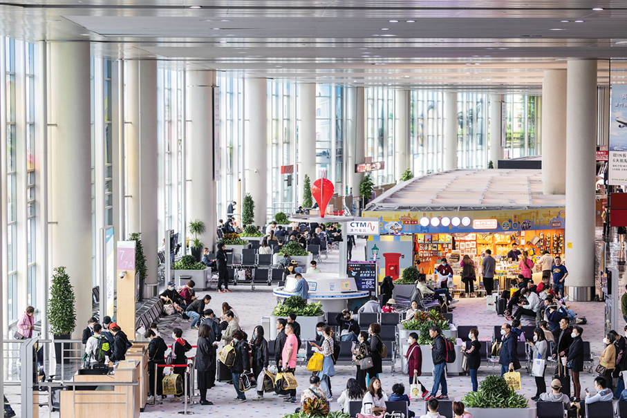 Airport Golden Week passengers reach 2/3 of same period in 2019