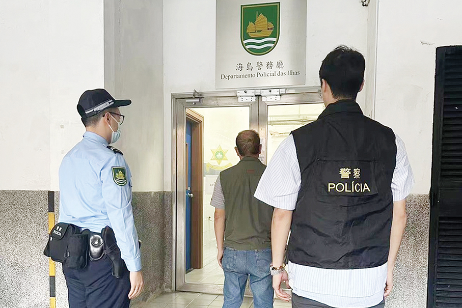 Police nab man for stealing, reselling structural aluminium frames